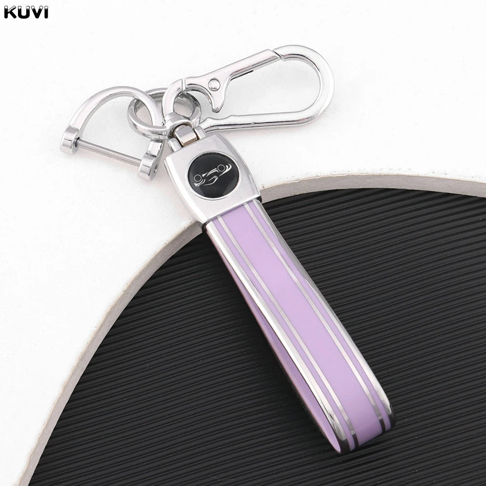 Luxury Rotating Car Keychain – Stylish Key Ring Holder